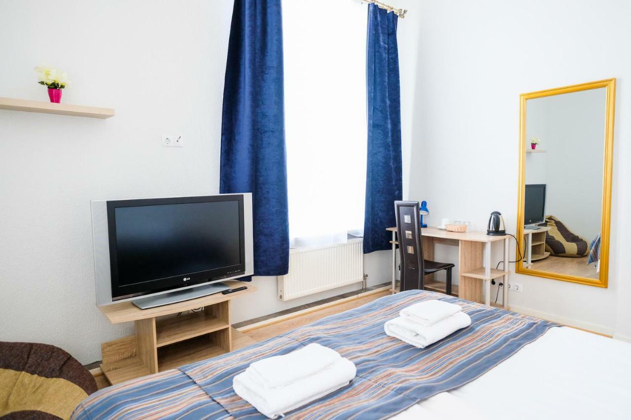 Aquamarine Hotel Tallinn Bagian luar foto